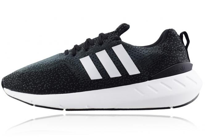 SWIFT RUN 22 Herren Sneaker 